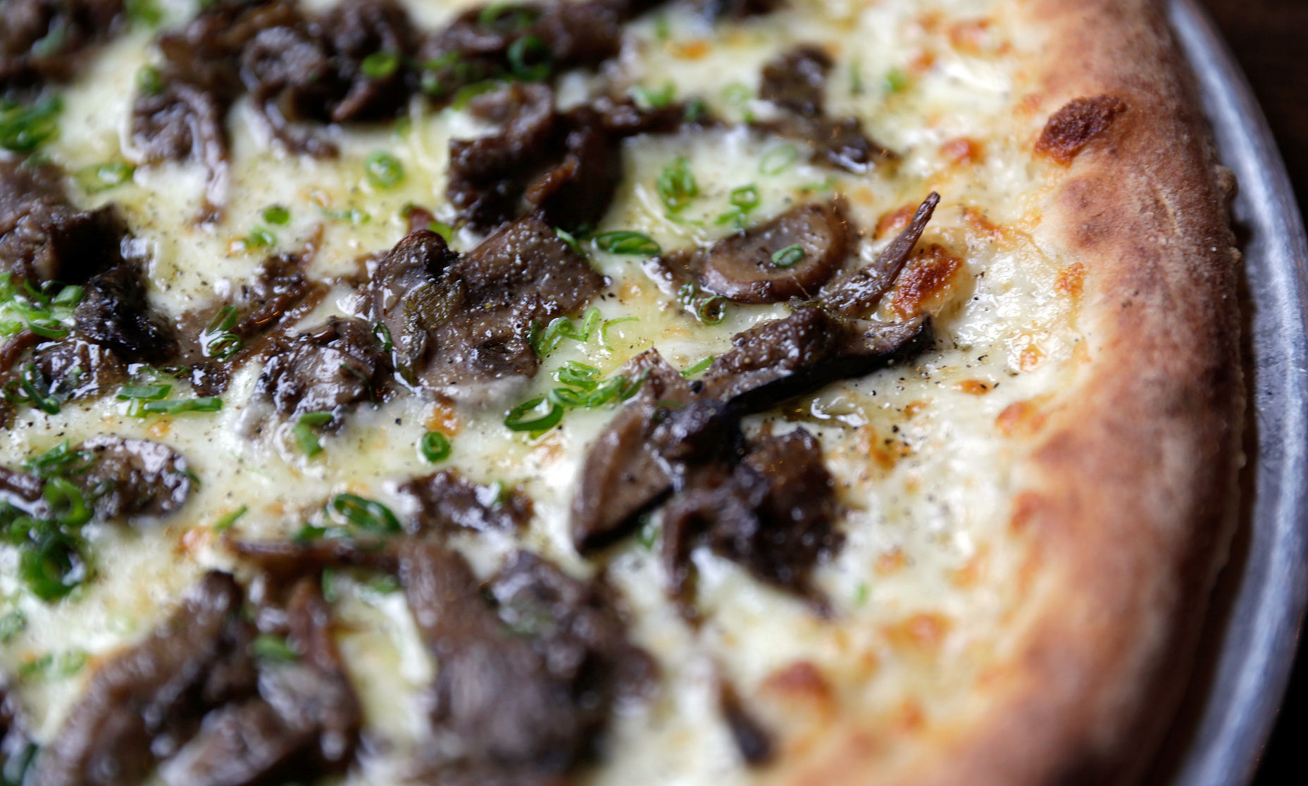 Salvatore's - Woodsman pizza